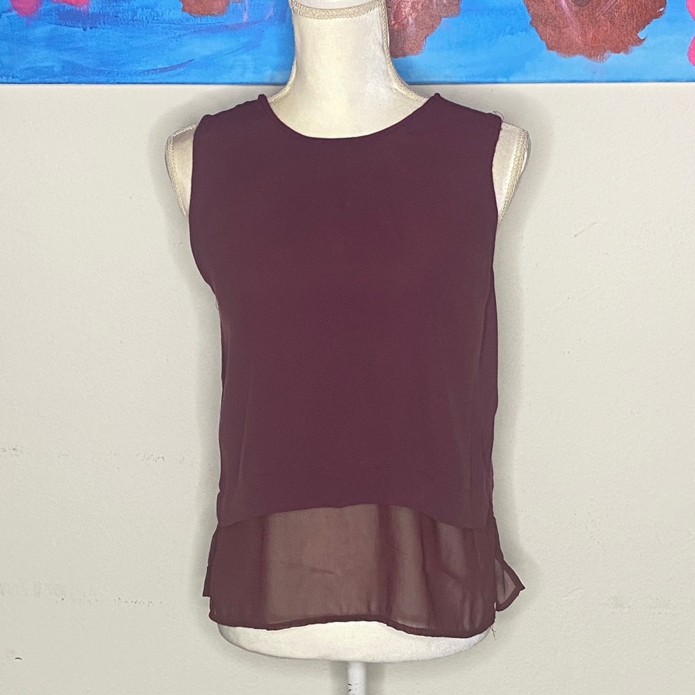 🌸 Woman’s Dark Red Top